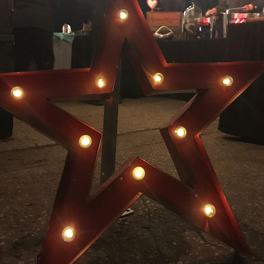 Lighted Red Star | Love and Smoke Barbecue
